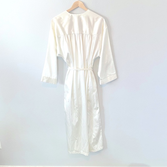 Etienne Vintage Lace Floral Embroidered Silky Long Robe - Picture 9 of 9